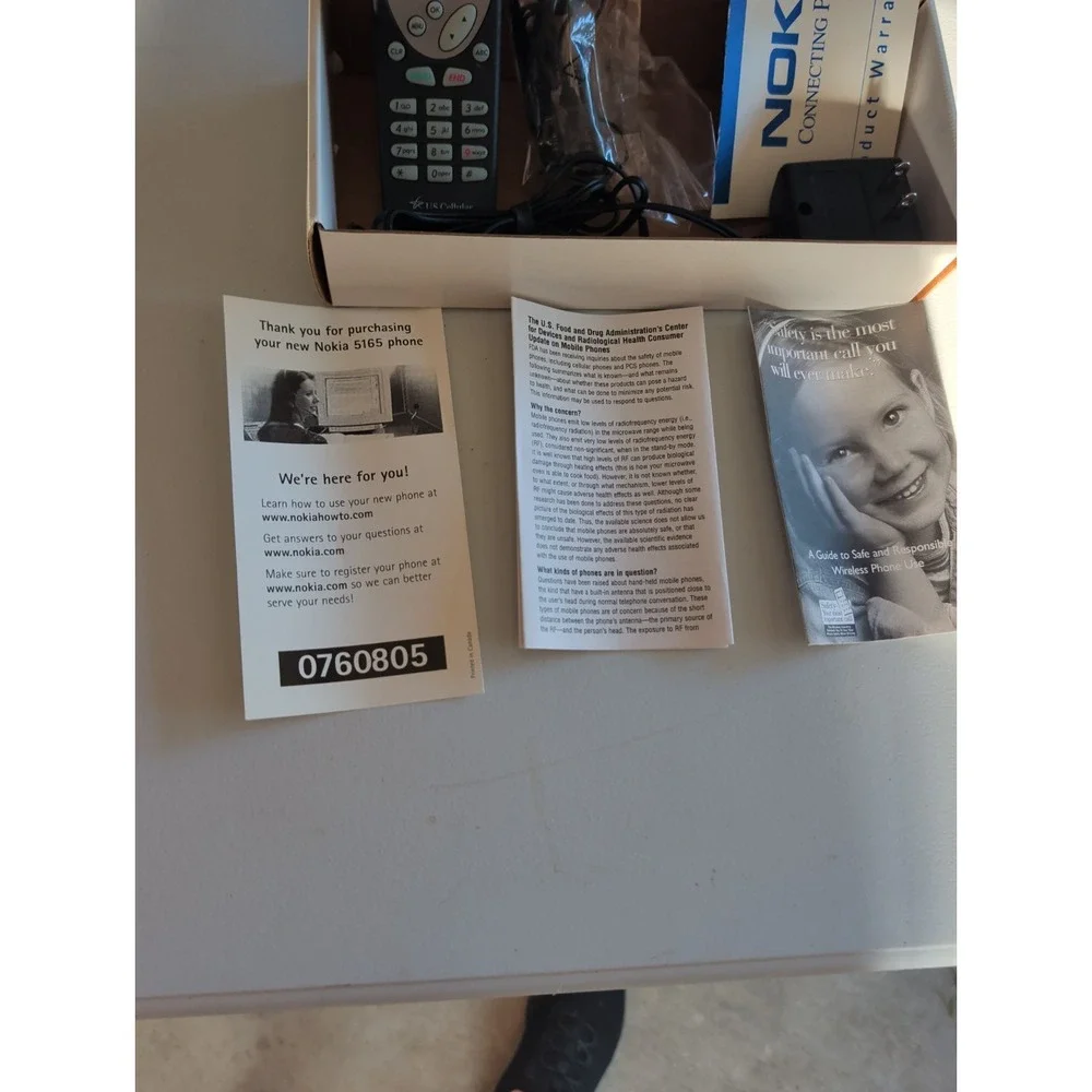 Nokia 5165 - Cellular Phone With Accessories and original Box US Cellular